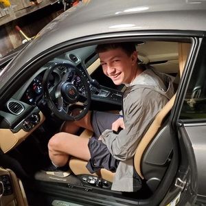 Meet your Posher, Weston